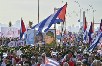 “Những kẻ dựa vào sự leo thang hung hãn sẽ chống lại một quốc gia thống nhất”: ở Cuba, người dân phản kháng bất chấp lệnh phong tỏa và căng thẳng với Mỹ