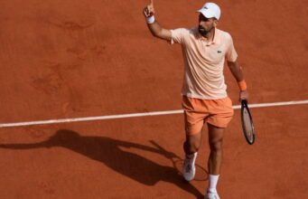 Quần vợt trực tiếp. Djokovic dẫn trước Fonseca, Jodar tiếp tục gây bất ngờ, Jacquemot đánh đôi… Theo dõi vòng 3 Roland-Garros