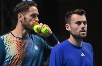 Roland Garros. Albano Olivetti và Théo Arribagé không nắm bắt được cơ hội