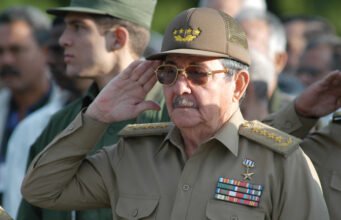 Sau bản cáo trạng của Castro, trò chơi cuối cùng của Trump ở Cuba là gì?