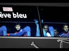 “The Bus: the Blues on attack” trên Netflix: những bóng ma của đội bóng Pháp trong một bộ phim tài liệu giật gân và sai lầm
