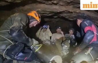 Thêm bốn người đàn ông được giải thoát khỏi hang Lào ngập nước sau 10 ngày; 5 người được cứu cho đến nay, 2 người vẫn mất tích