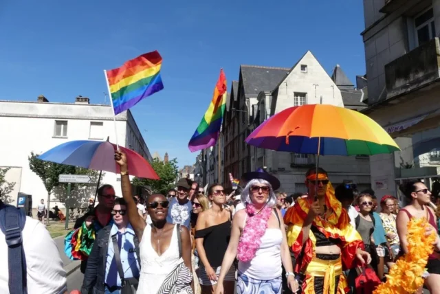 Thông tin tham quan | Tours Pride March đang kỷ