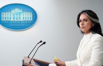 Tulsi Gabbard từ chức giám đốc tình báo quốc gia, đánh dấu một sự ra đi cấp cao khác khỏi chính quyền Trump