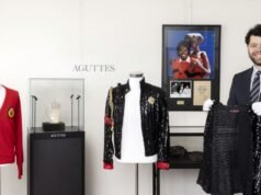 Văn hoá. Giày da đanh, áo khoác… đồ vật đình đám của Michael Jackson được bán đấu giá ở Paris