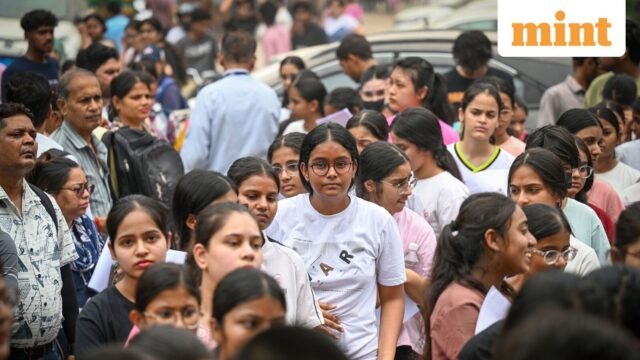 'Vishwaguru tuyên bố nhưng...': Rahul Gandhi, Arvind Kejriwal chỉ trích