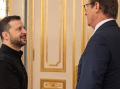 cây đũa thần cho Thị trưởng Frédéric Marquet và huy chương cho nghị sĩ Bruno Fuchs