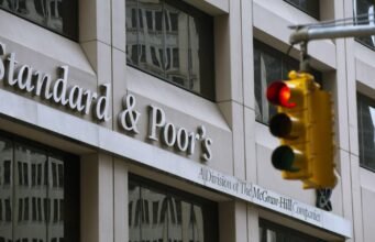 cơ quan S&P giữ nguyên xếp hạng và triển vọng của Pháp