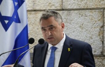đại sứ Israel tại Pháp rất tức giận