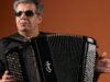 đúng hơn là một buổi chiều Creole, một buổi tối nhạc jazz gypsy hay một buổi tối Quebec?