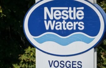 mọi thứ đang diễn ra trên hai mặt trận pháp lý của Nestlé Waters với việc giới thiệu việc thải bỏ và mở ra một thủ tục xử lý bất hợp pháp