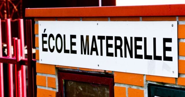 yêu cầu một năm đeo vòng tay đối với chủ