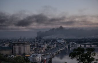 Khi cuộc xâm lược Ukraine của Nga sụp đổ, Putin tăng cường tấn công dân thường