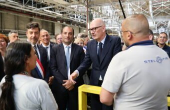 một tỷ euro cho ba chiếc Peugeot tương lai