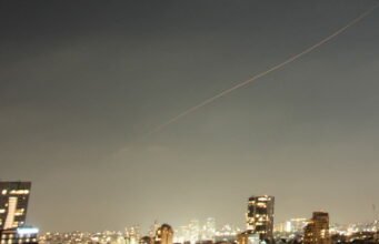 Chiến tranh ở Trung Đông. Israel bị tên lửa Iran nhắm mục tiêu, lần đầu tiên kể từ khi ngừng bắn