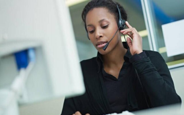 Sức mua của công nhân khu vực công giảm dù