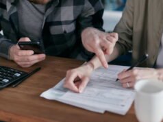 Các khoản nợ của vợ/chồng bạn có thể được đòi từ bạn không? Pháp luật quy định những gì tùy thuộc vào hoàn cảnh của bạn