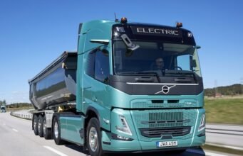 Discovery TRM24: máy kéo Volvo FM Electric 4×2