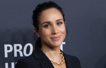 Meghan Markle: cử chỉ rất có tính toán này của người bạn đồng hành của Hoàng tử Harry để dỗ dành Vua Charles III