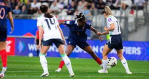 Bóng đá. Trong đau đớn, Bleues giành vé dự World Cup: hồi tưởng lại cuộc gặp gỡ