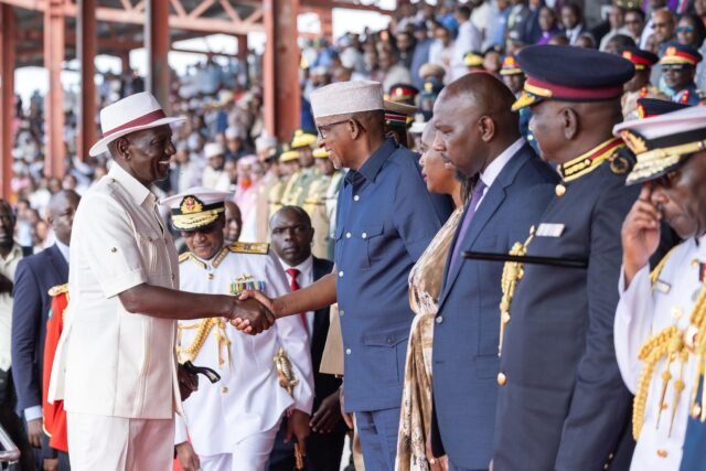 Ruto đang trông cậy vào giới tinh hoa Kenya và