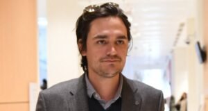 Alain-Fabien Delon tiếp bước cha mình Alain: “Nóng lòng muốn bắt đầu bài học của mình”