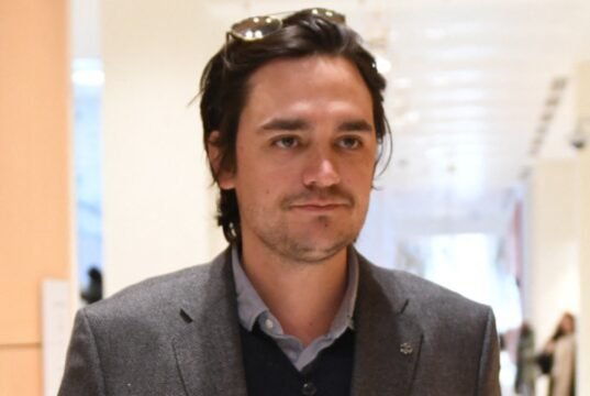 Alain-Fabien Delon tiếp bước cha mình Alain: “Nóng lòng muốn bắt đầu bài học của mình”