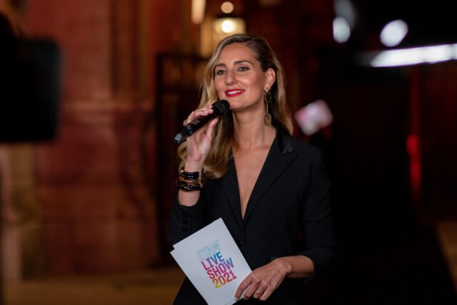 World Cup 2026: Marie Portolano đập tay vào khu vực