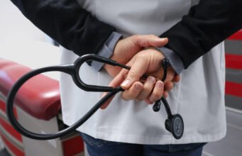 tại Thượng viện, PS tiếp thu đề xuất của các đại biểu quy định việc bố trí bác sĩ, đúng khối