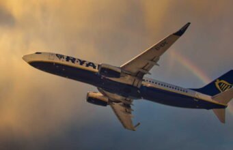 Ryanair có thể tính thêm phí khi đi du lịch ngồi cạnh con bạn không?