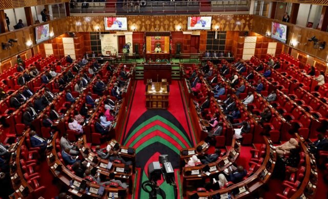 Kenya tìm kiếm khoản nợ địa phương 8 tỷ USD