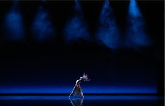 “Bước nhảy vào xanh” của Carolyn Carlson với Ballet de l’Opéra national du Capitole