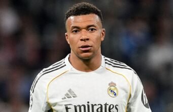 “Điều đó thật xấu xí!” : Áp lực của Kylian Mbappé lên Didier Deschamps trước khi anh ra đi