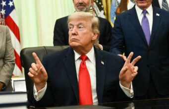 Trump cho biết thỏa thuận Mỹ-Iran sẽ được ký vào Chủ nhật, Hormuz sẽ được mở sau đó