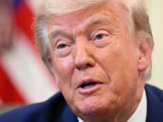 Trump kỷ niệm sinh nhật lần thứ 80 bằng ẩu đả trong lồng ở Nhà Trắng