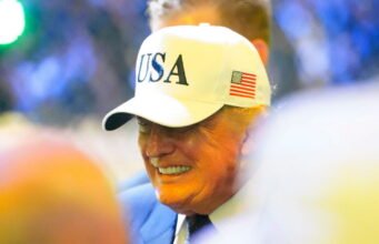 Trump công bố thỏa thuận hòa bình với Iran