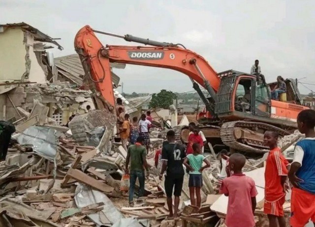 Bị di dời do bị phá hủy ở Abidjan, họ