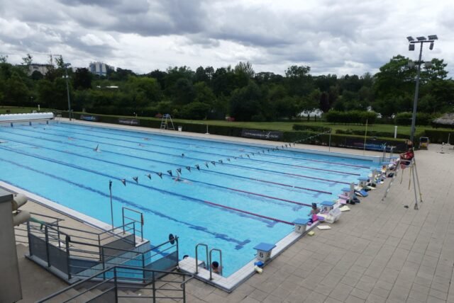 Một hồ bơi dài 50m đã được biến đổi: Trung