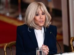 Brigitte Macron bị tố là đàn ông: tác giả tin đồn cũng tấn công Đệ nhất phu nhân khác
