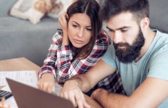 Đầu tư tài chính: trình mô phỏng này cho phép bạn kiểm tra xem bạn có đang đối mặt với một vụ lừa đảo hay không