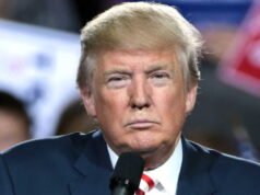 “Versailles không dát vàng, nặng nề”, Tổng thống Trump nhận lời mời ăn tối tại Versailles