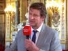Yannick Jadot khẳng định: “Raphaël Glucksmann chắc chắn là một trong những nhân cách có thể thực hiện được điều này”.