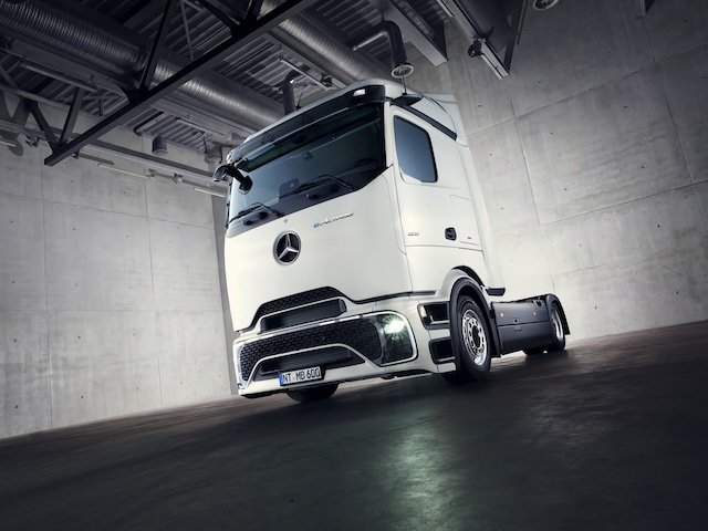 Daimler Truck sẽ giới thiệu eActros Lowliner tại IAA Transportation