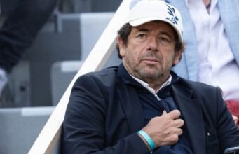 Lời buộc tội Patrick Bruel: Tiếng kêu từ trái tim của người nghệ sĩ trang điểm trung thành suốt ba mươi sáu năm