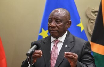 Liên minh xích mích khi DA gây áp lực buộc Ramaphosa phải thay đổi bộ trưởng