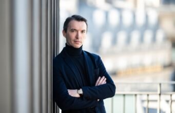 “Đoàn không đủ lớn để đáp ứng mọi hoạt động của Comédie-Française”
