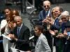 Cựu tổng thống, ngôi sao nhưng không có Trump đến thăm Trung tâm Obama