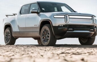 Rivian bị kiện vì lời hứa lái xe tự động trên các mẫu R1T và R1S