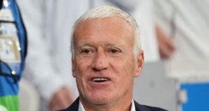 Điện thoại, trò chuyện 10 phút: Didier Deschamps tiết lộ hậu trường về phương pháp dẫn dắt The Blues