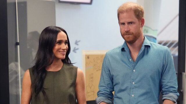 Harry và Meghan trở về Vương quốc Anh: cặp vợ